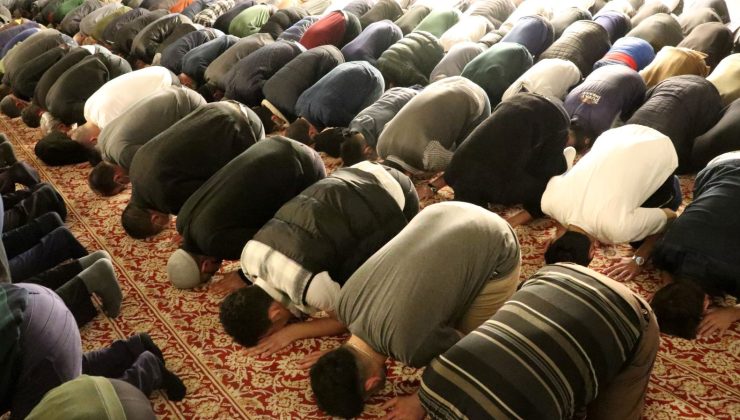 Cuma Mesajları: Mübarek Cuma günü dostlarınıza gönderebileceğiniz en güzel, kısa, uzun, cuma mesajı seçenekleri