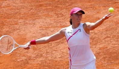 Roland Garros’ta Swiatek, üst üste 3. kez şampiyonluk için korta çıkacak