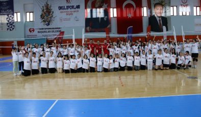 Türkiye’nin 33. Fabrika Voleybolu Gümüşhane’ye açıldı