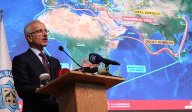 Ulaştırma Bakanı Uraloğlu: Demir yolu ağını 28 bin kilometreye çıkaracağız