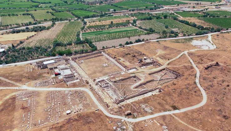 Tripolis Antik Kenti’nde bulunan 2 bin yıllık eserler gün yüzüne çıkarılıyor