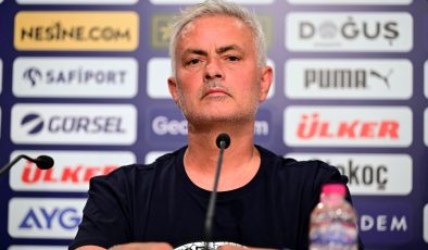 Jose Mourinho’dan transfer açıklaması: Elimizdeki oyunculardan memnunum