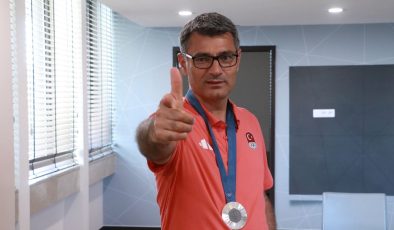 Milli atıcı Yusuf Dikeç: 2028’deki olimpiyatlara gideceğiz ve altın madalya alıp geleceğiz