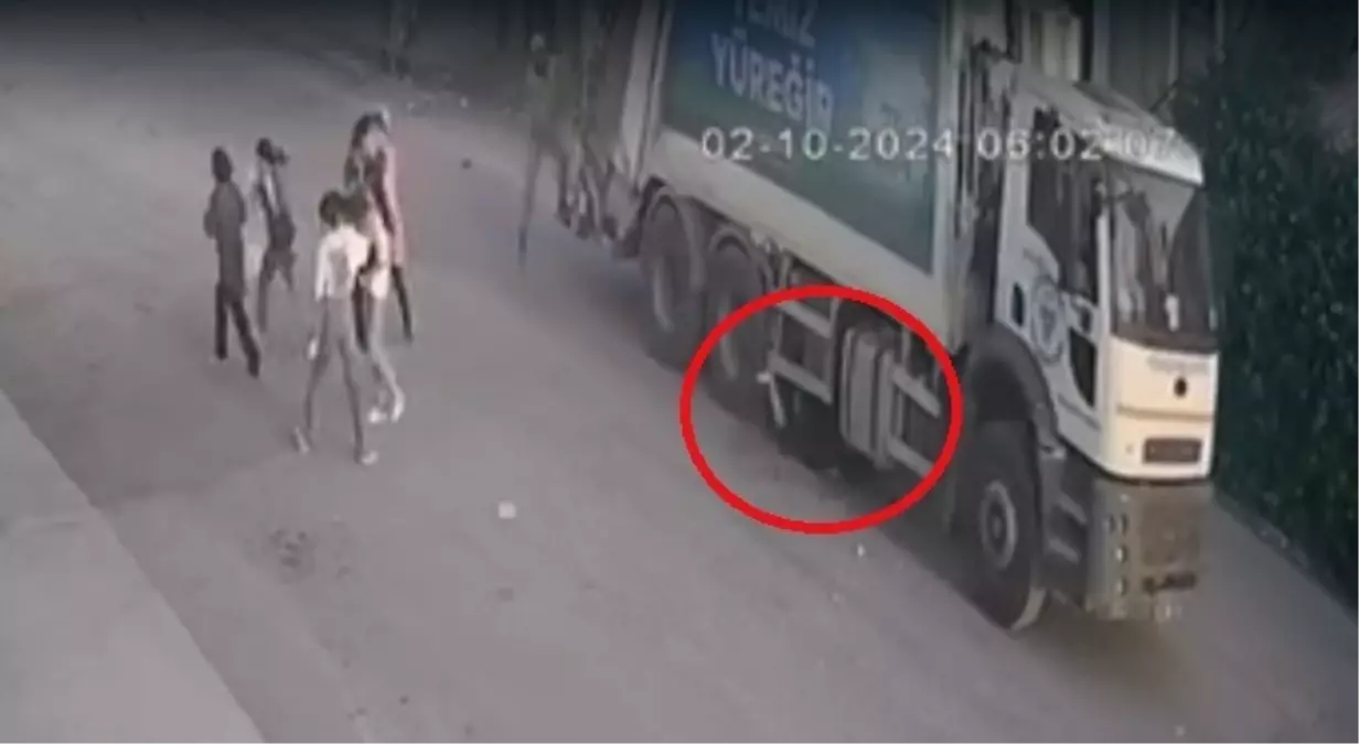 Adana’da Çöp Kamyonu Kadına Çarptı
