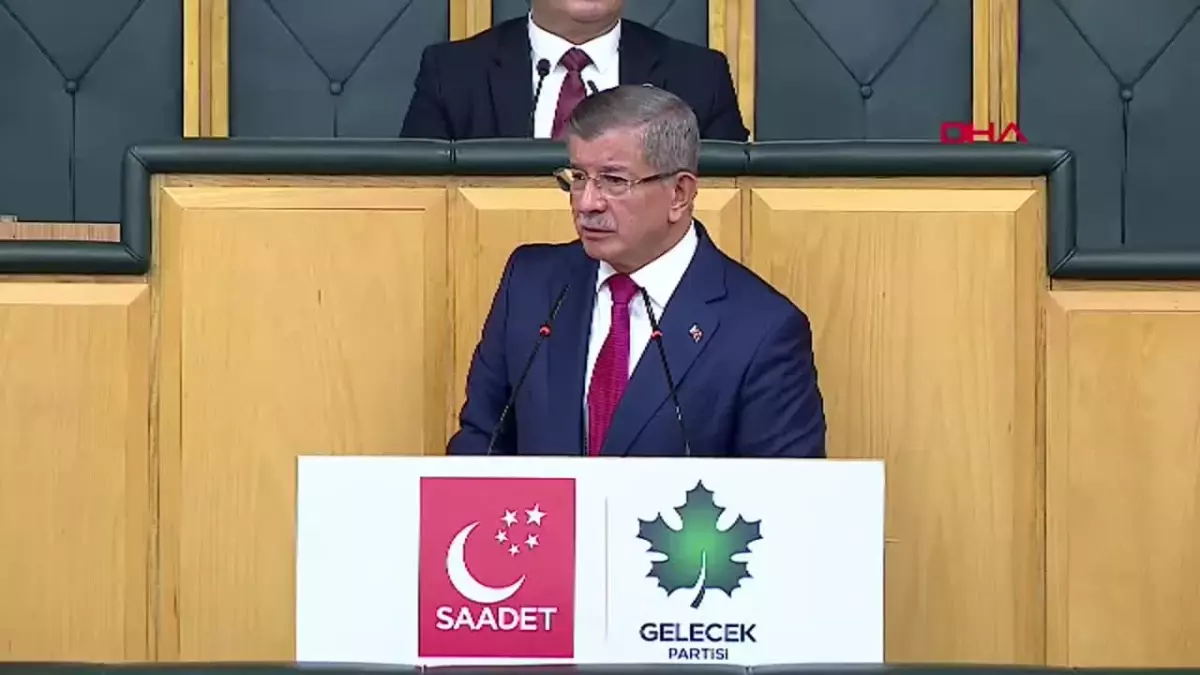 Davutoğlu: Türkiye’de Ahlaki Çöküş Var