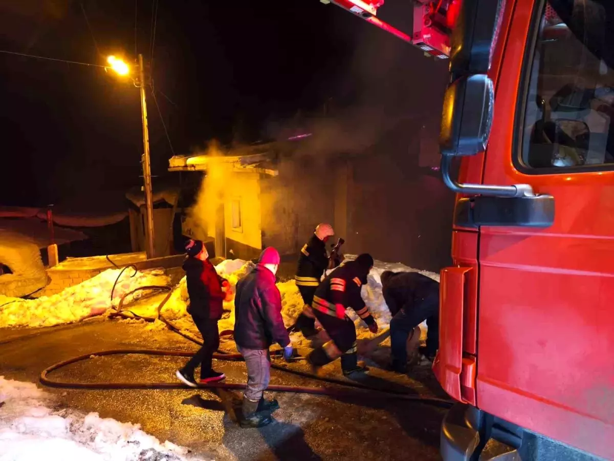 Bayburt’ta Yangın: Mahsur Kalan Vatandaş Kurtarıldı