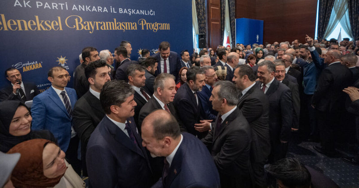 AK Parti’de “Geleneksel Bayramlaşma Programı” düzenlendi